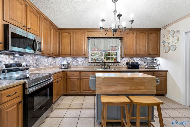 565 Buchanan Road, Albertville, AL 35950