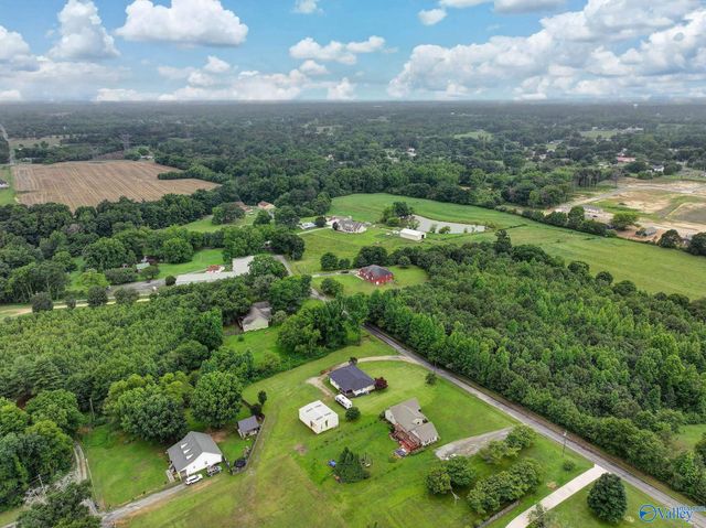 565 Buchanan Road, Albertville, AL 35950