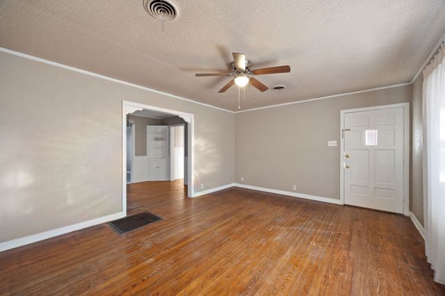 806 Buckalew Street, Dallas, TX 75208