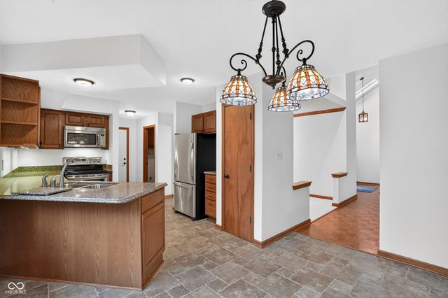 7990 Springwater Circle, Indianapolis, IN 46256