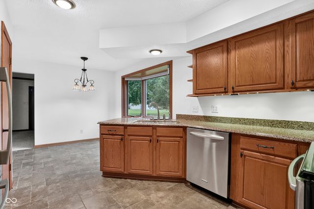 7990 Springwater Circle, Indianapolis, IN 46256