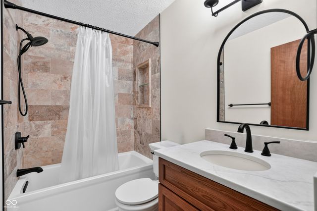 7990 Springwater Circle, Indianapolis, IN 46256