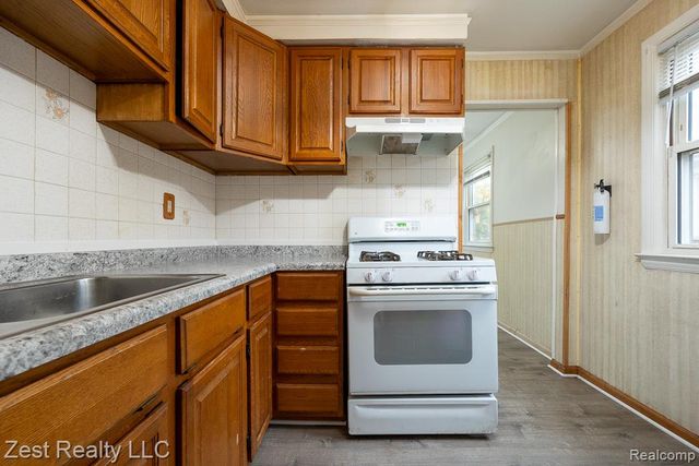 1012 Cloverlawn Boulevard, Lincoln Park, MI 48146