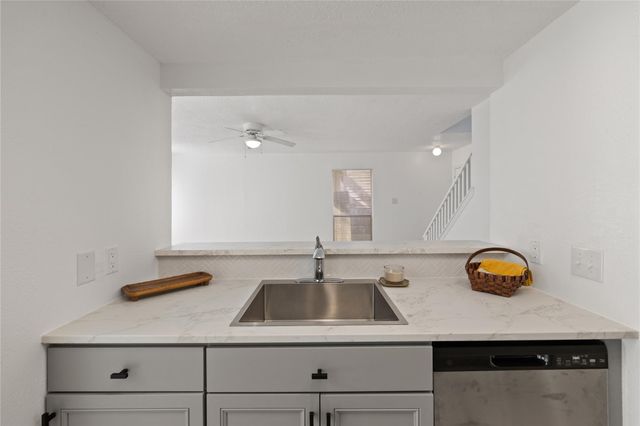 2601-B Alcott LN B, Austin, TX 78748