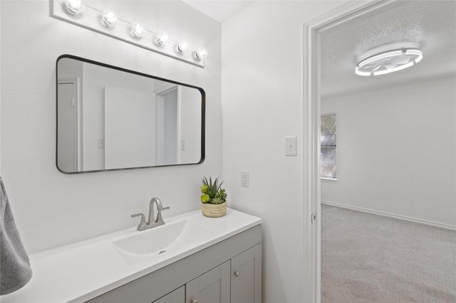 2601-B Alcott LN B, Austin, TX 78748