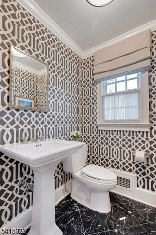 72 Huron Dr, Chatham Twp., NJ 07928