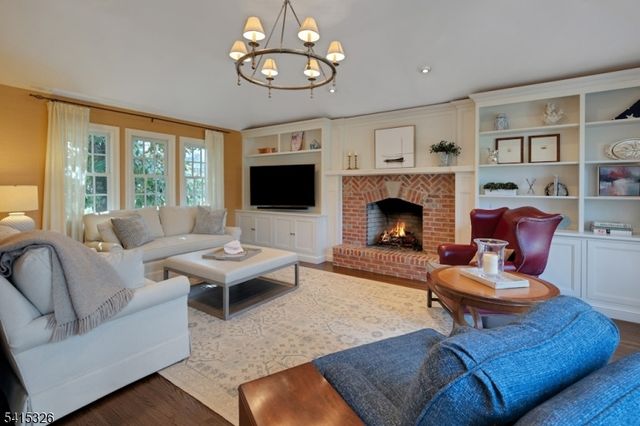 72 Huron Dr, Chatham Twp., NJ 07928