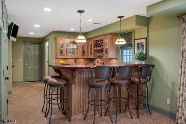 72 Huron Dr, Chatham Twp., NJ 07928