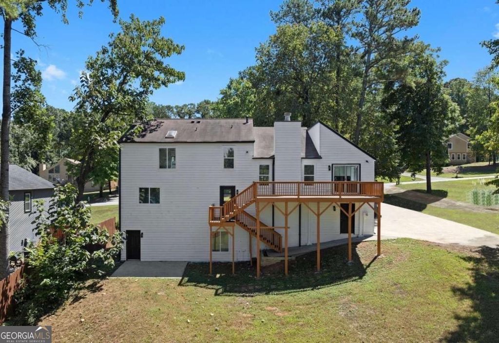 5111 Manitou Way, Stone Mountain, GA 30087