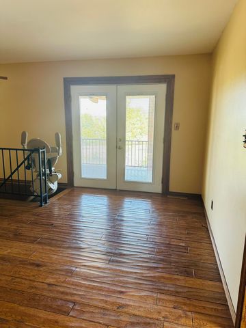 337 East Farm Road 96, Springfield, MO 65803