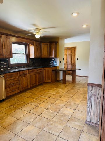 337 East Farm Road 96, Springfield, MO 65803