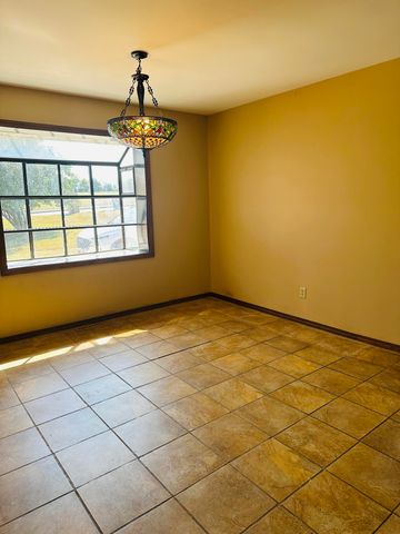 337 East Farm Road 96, Springfield, MO 65803