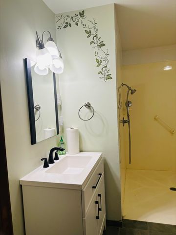 337 East Farm Road 96, Springfield, MO 65803