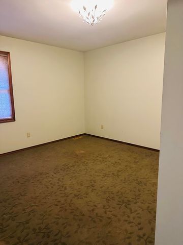 337 East Farm Road 96, Springfield, MO 65803