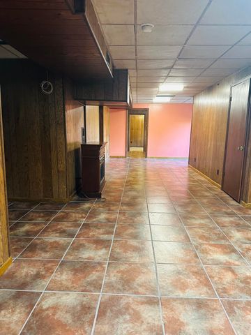 337 East Farm Road 96, Springfield, MO 65803