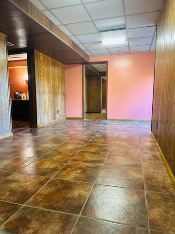 337 East Farm Road 96, Springfield, MO 65803