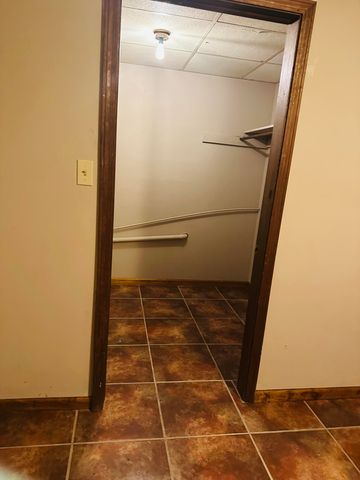 337 East Farm Road 96, Springfield, MO 65803