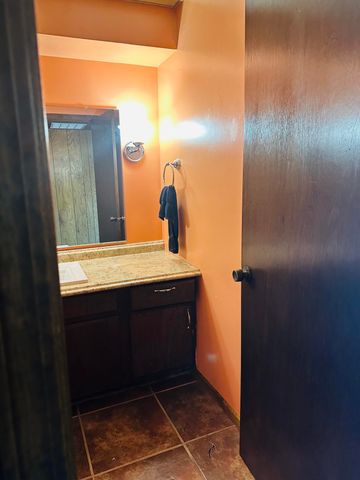 337 East Farm Road 96, Springfield, MO 65803