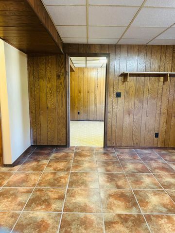 337 East Farm Road 96, Springfield, MO 65803