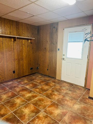 337 East Farm Road 96, Springfield, MO 65803