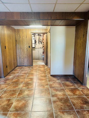 337 East Farm Road 96, Springfield, MO 65803