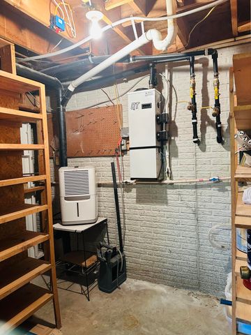 337 East Farm Road 96, Springfield, MO 65803