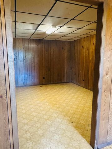 337 East Farm Road 96, Springfield, MO 65803