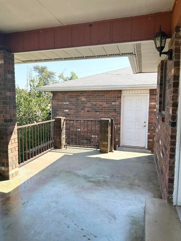 337 East Farm Road 96, Springfield, MO 65803