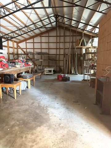 337 East Farm Road 96, Springfield, MO 65803