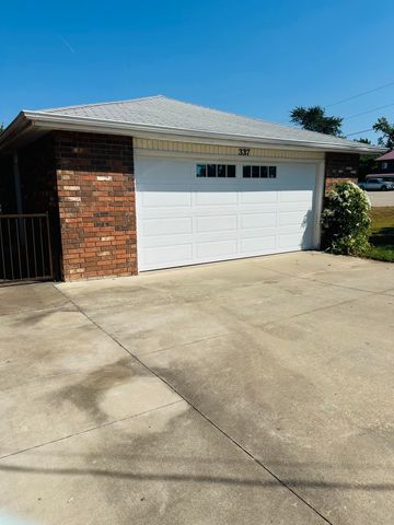 337 East Farm Road 96, Springfield, MO 65803