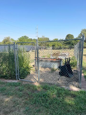 337 East Farm Road 96, Springfield, MO 65803