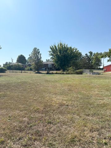 337 East Farm Road 96, Springfield, MO 65803