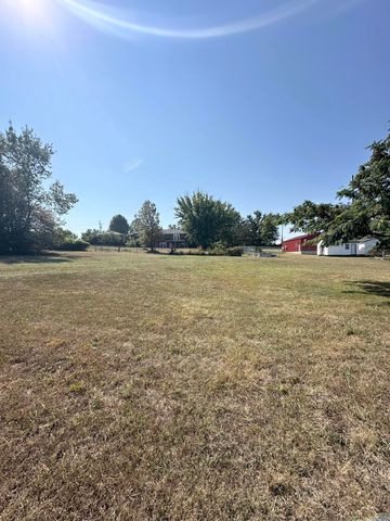 337 East Farm Road 96, Springfield, MO 65803