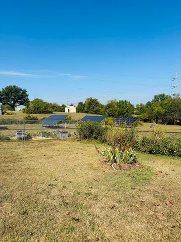 337 East Farm Road 96, Springfield, MO 65803