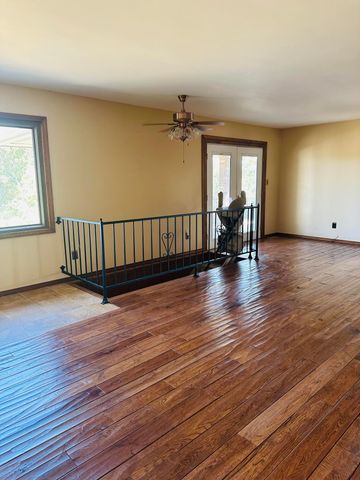 337 East Farm Road 96, Springfield, MO 65803