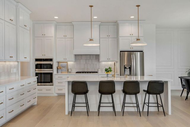 2124 N Silver Charm Avenue, Springfield, MO 65802