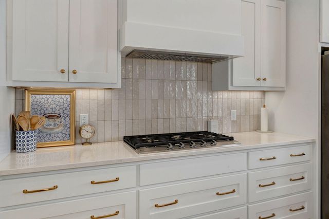 2124 N Silver Charm Avenue, Springfield, MO 65802