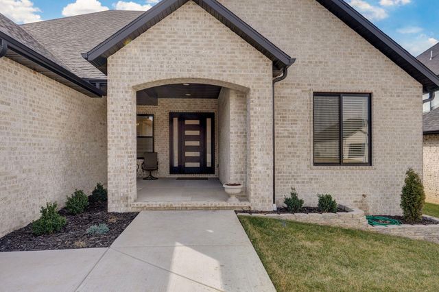 2124 N Silver Charm Avenue, Springfield, MO 65802