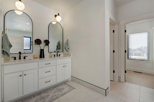 2124 N Silver Charm Avenue, Springfield, MO 65802