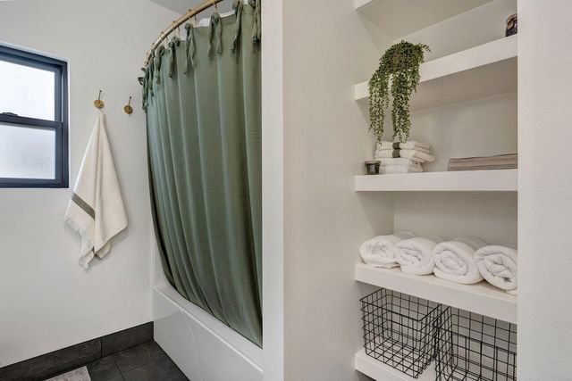 2124 N Silver Charm Avenue, Springfield, MO 65802