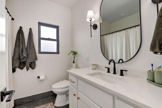 2124 N Silver Charm Avenue, Springfield, MO 65802