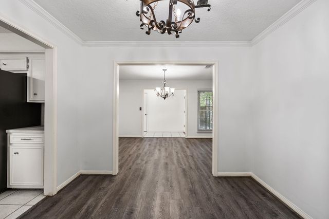 5826 Pine Arbor Drive, Houston, TX 77066
