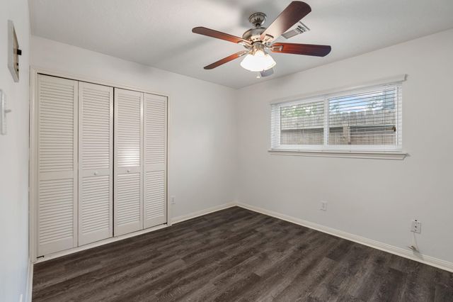5826 Pine Arbor Drive, Houston, TX 77066