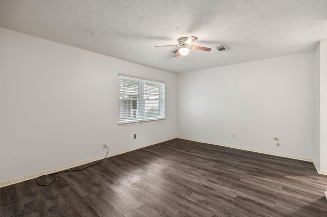 5826 Pine Arbor Drive, Houston, TX 77066