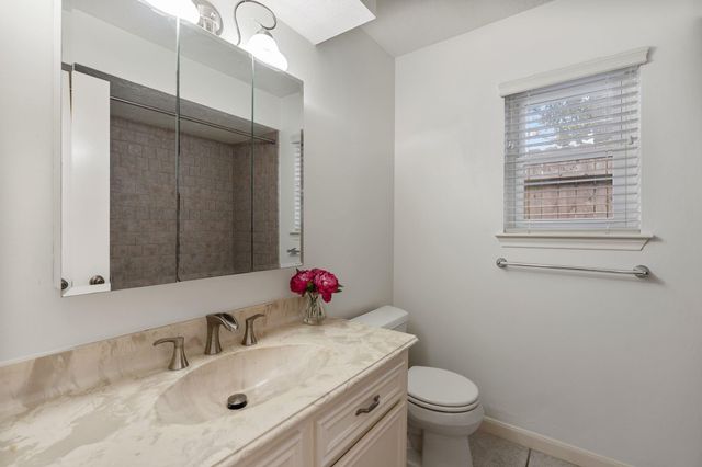 5826 Pine Arbor Drive, Houston, TX 77066