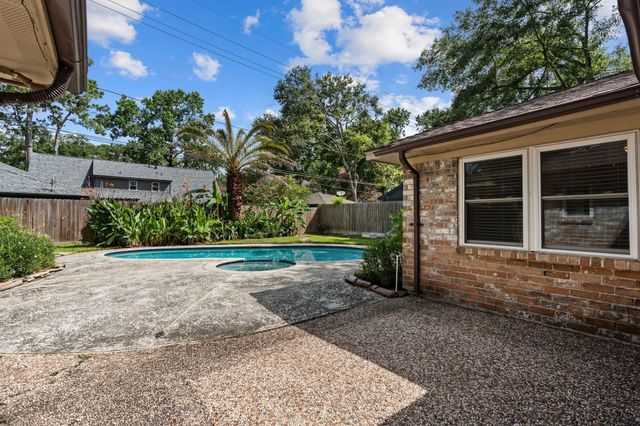 5826 Pine Arbor Drive, Houston, TX 77066