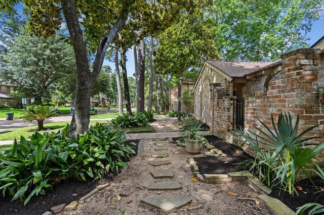 5826 Pine Arbor Drive, Houston, TX 77066