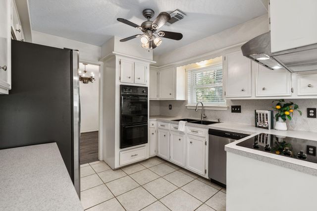 5826 Pine Arbor Drive, Houston, TX 77066