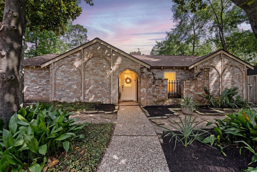 5826 Pine Arbor Drive, Houston, TX 77066