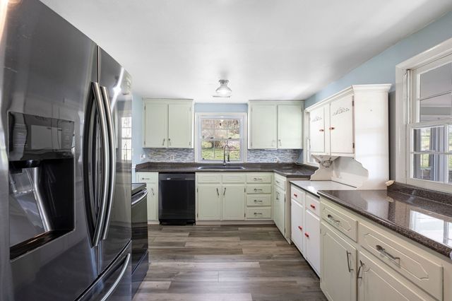 420 Beechwood Rd, Bell Buckle, TN 37020